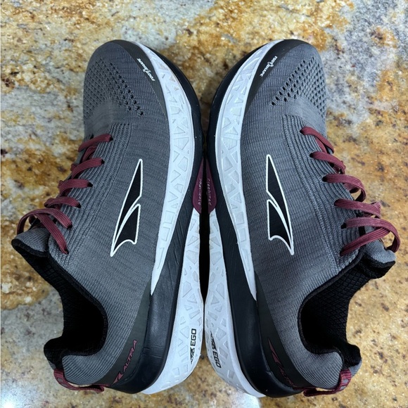 Altra Charcoal Sneakers with Burgundy Accents size 8.5 - Picture 8 of 9